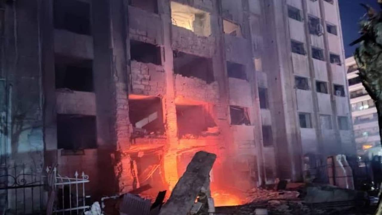 Syria Attacks: தொடரும் சிரியாவின் துயரம்... இருவேறு தாக்குதல்களில் 68 பேர் பலி Syria Attacks: தொடரும் சிரியாவின் துயரம்... இருவேறு தாக்குதல்களில் 68 பேர் பலி