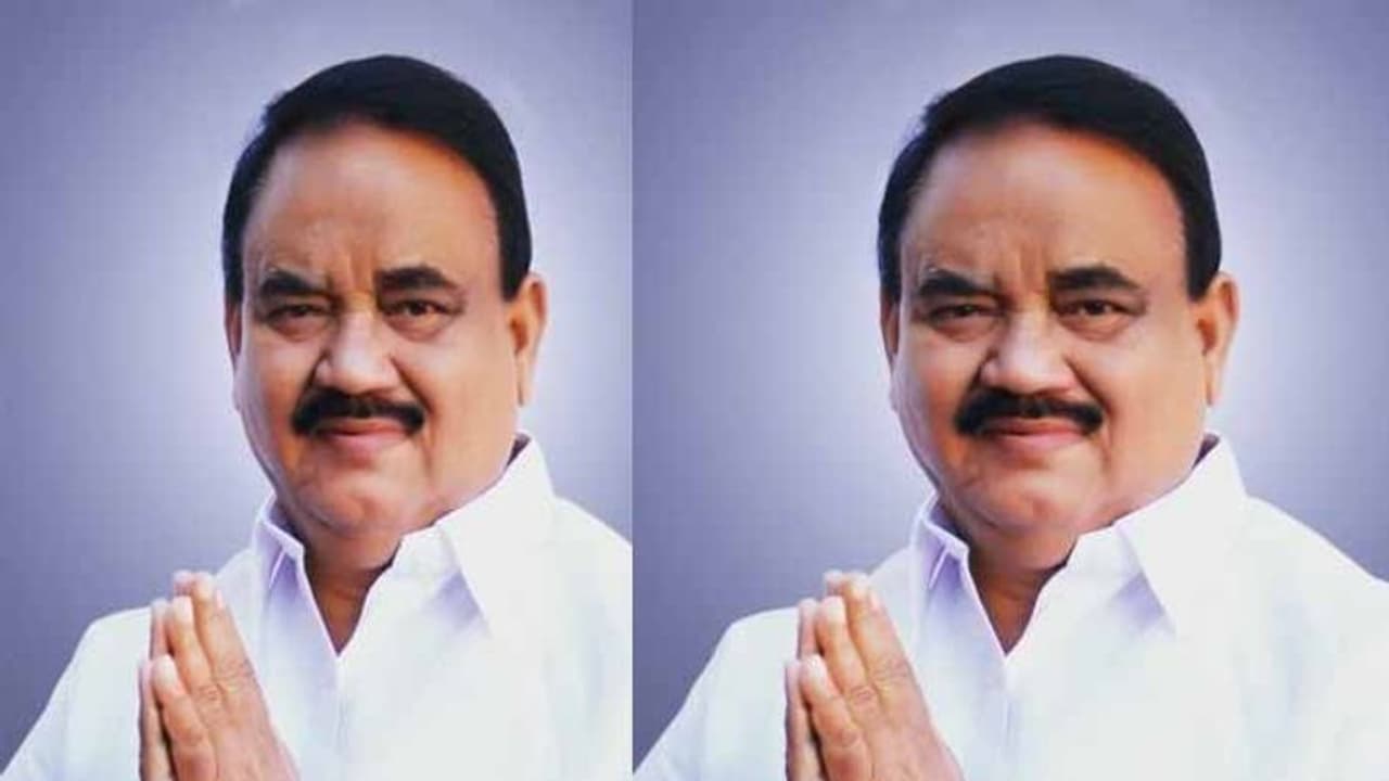 ప్రభుత్వ లాంఛనాలతో అంత్యక్రియలకై సాయన్న అనుచరుల ఆందోళన: జోక్యం చేసుకున్న కుటుంబ సభ్యులు 