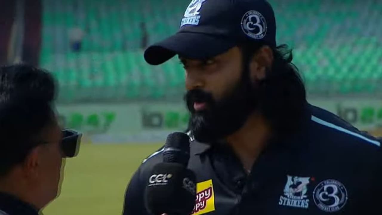 ടോസ് നേടി ഉണ്ണി മുകുന്ദൻ, കേരള സ്‍ട്രൈക്കേഴ്‍സ് ബൗളിംഗ് തെരഞ്ഞെടുത്തു