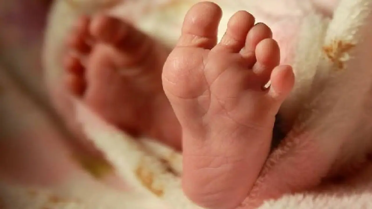 പേരാമ്പ്രയിൽ 3 വയസുകാരി ബക്കറ്റിലെ വെള്ളത്തിൽ മരിച്ച നിലയിൽ 