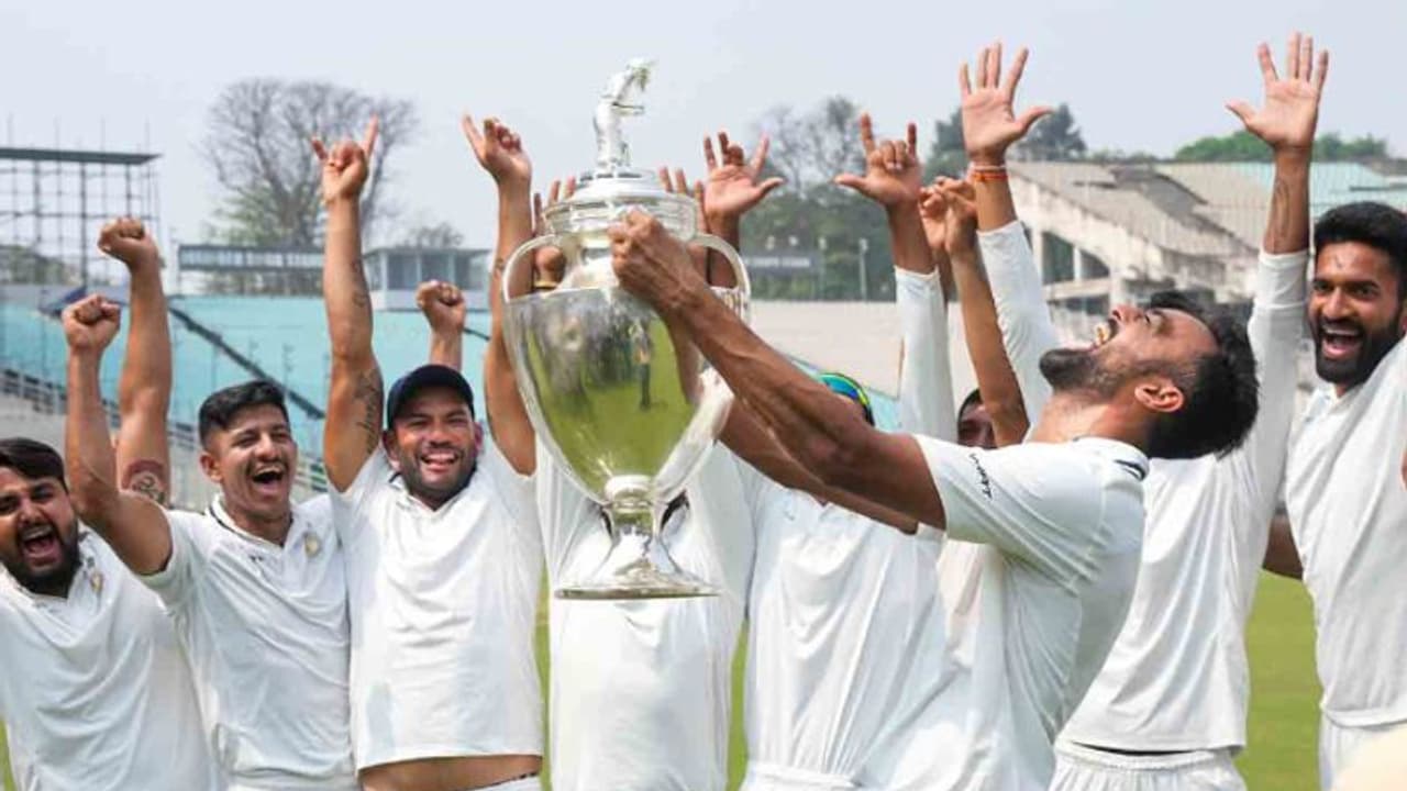 ബംഗാളിനെ എറിഞ്ഞിട്ട് ഉനദ്‌കട്ട്; സൗരാഷ്‌ട്രക്ക് രഞ്ജി ട്രോഫി കിരീടം 