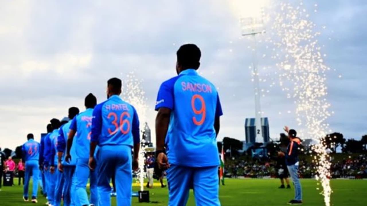 ടീമിലെടുക്കൂ സഞ്ജുവിനെ...140 കോടി ജനങ്ങള് പറഞ്ഞു; പക്ഷേ ബിസിസിഐ കേട്ടത് രാഹുലിന്റെ പേര്; മാരക ട്രോള് ടീമിലെടുക്കൂ സഞ്ജുവിനെ...140 കോടി ജനങ്ങള് പറഞ്ഞു; പക്ഷേ ബിസിസിഐ കേട്ടത് രാഹുലിന്റെ പേര്; മാരക ട്രോള്