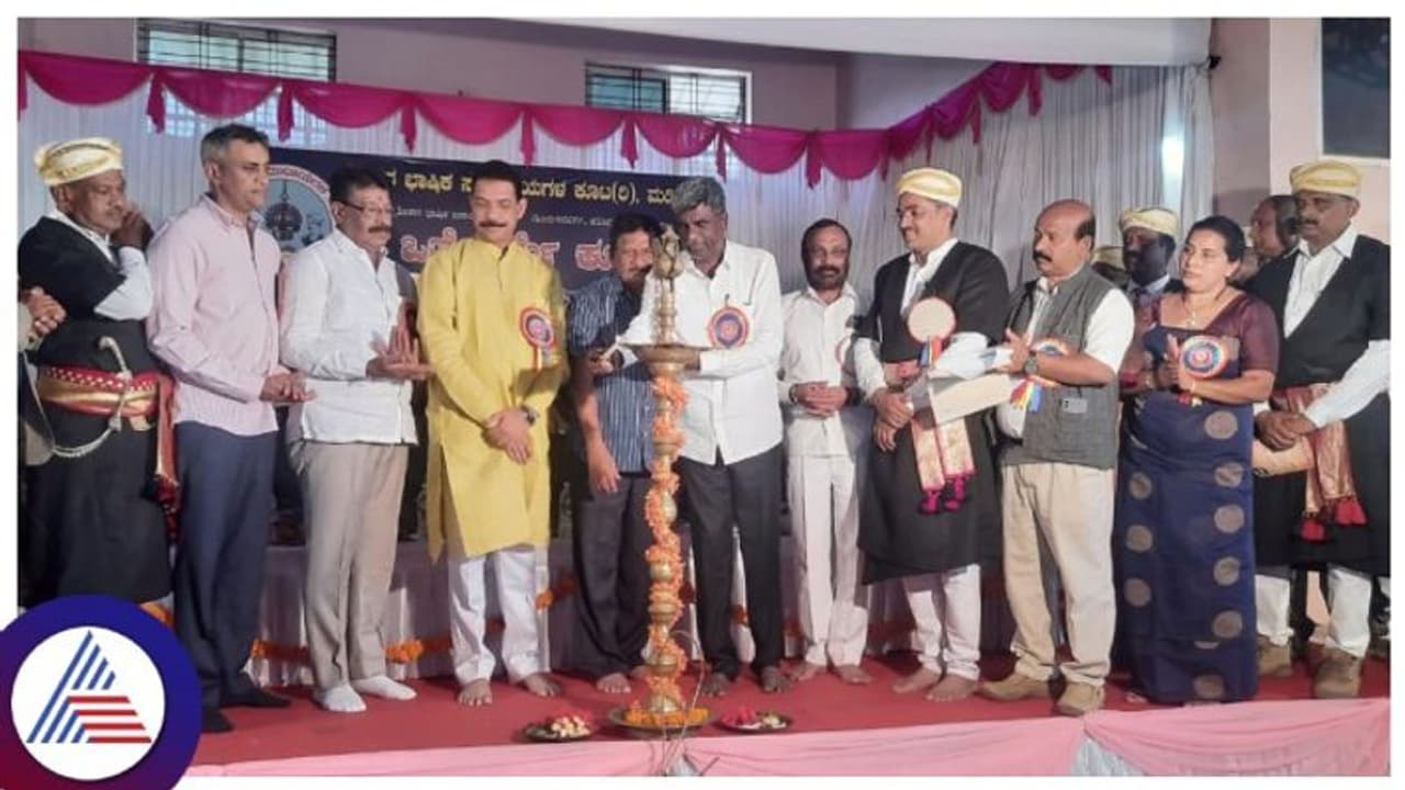 ಕಾಂಗ್ರೆಸ್ ನಿಂದಿಸುವ ಭರದಲ್ಲಿ ಭಾರತ ಭಿಕ್ಷುಕರ ದೇಶವಾಗಿತ್ತೆಂದು ನಳೀನ್ ಕುಮಾರ್ ಕಟೀಲು ವಿವಾದಾತ್ಮಕ ಹೇಳಿಕೆ ಕಾಂಗ್ರೆಸ್ ನಿಂದಿಸುವ ಭರದಲ್ಲಿ ಭಾರತ ಭಿಕ್ಷುಕರ ದೇಶವಾಗಿತ್ತೆಂದು ನಳೀನ್ ಕುಮಾರ್ ಕಟೀಲು ವಿವಾದಾತ್ಮಕ ಹೇಳಿಕೆ