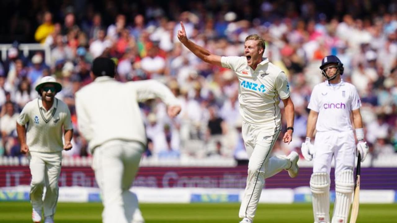  ഐപിഎല്ലിന് മുമ്പ് ചെന്നൈ സൂപ്പര്‍ കിംഗ്സിന് വമ്പന്‍ തിരിച്ചടി; സൂപ്പര്‍ പേസര്‍ പുറത്ത്