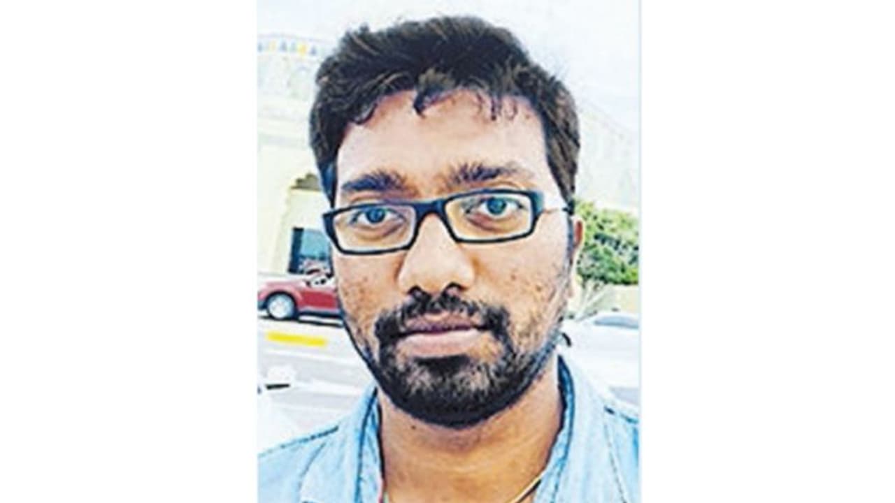 പ്രവാസി മലയാളി യുവാവിനെ താമസ സ്ഥലത്ത് മരിച്ച നിലയില് കണ്ടെത്തി പ്രവാസി മലയാളി യുവാവിനെ താമസ സ്ഥലത്ത് മരിച്ച നിലയില് കണ്ടെത്തി