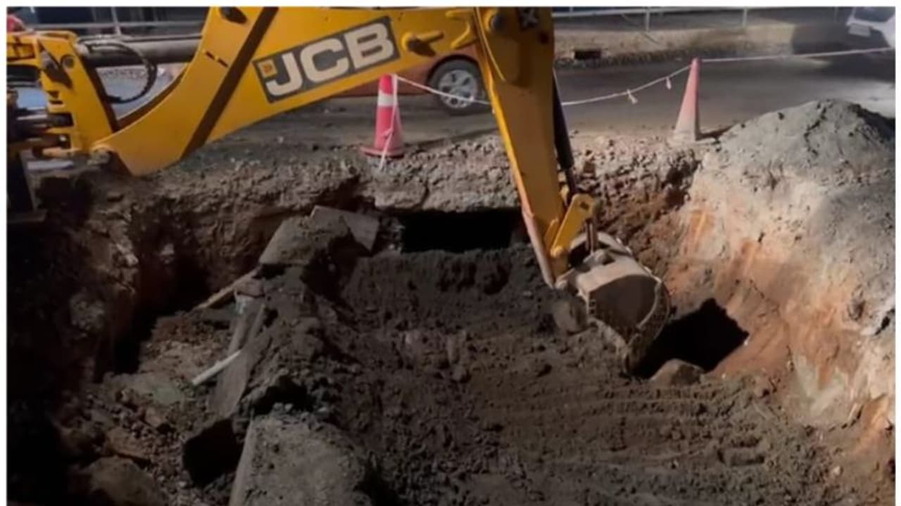 കലുങ്ക് നിര്‍മാണത്തിലെ അപാകത കൈയ്യോടെ പൊക്കി നാട്ടുകാര്‍; പ്രതിഷേധത്തിനൊടുവില്‍ കരാറുകാരന്‍ തന്നെ പൊളിച്ചു 