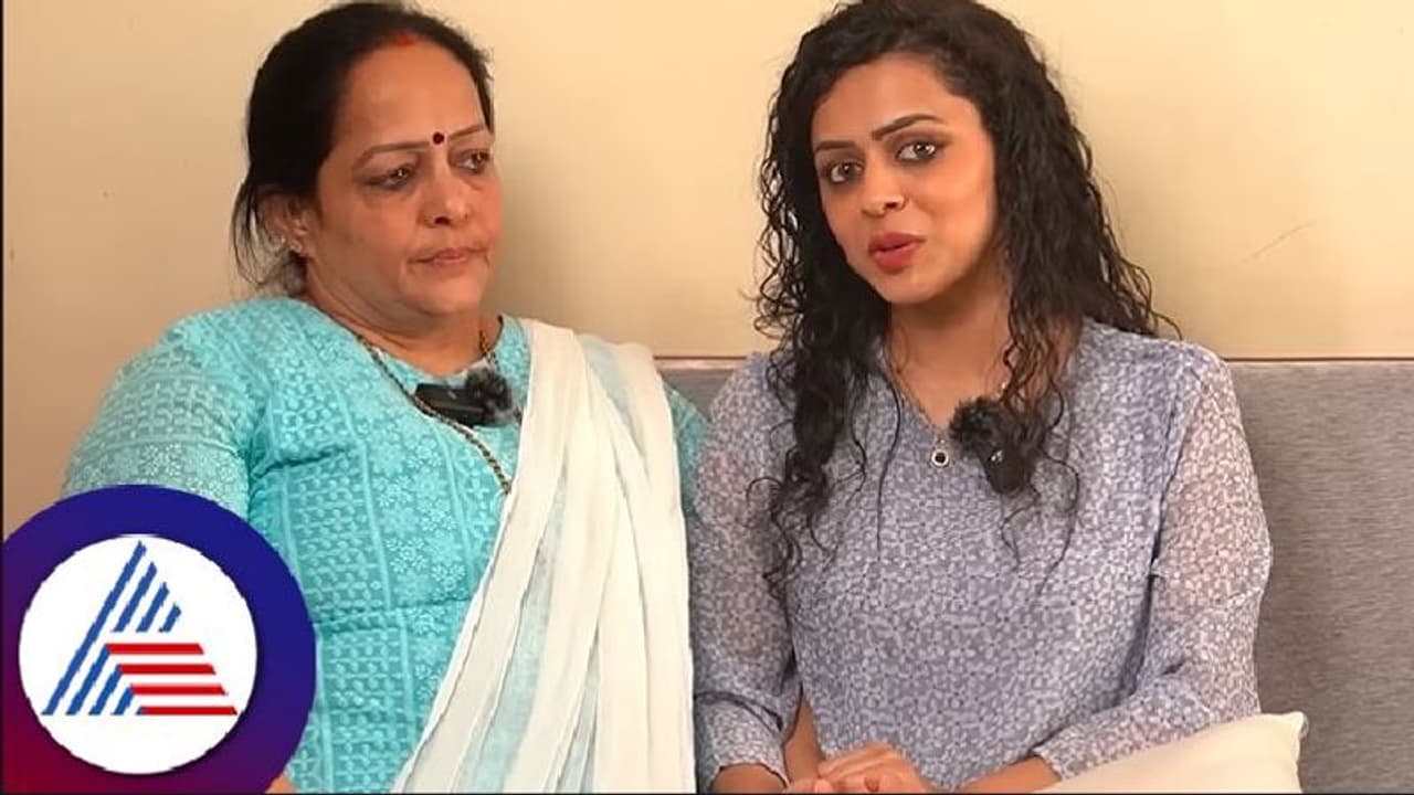 ಮಗಳನ್ನು ಯಾರೂ ಮುಟ್ಟಬಾರದು, ಫ್ಯಾಮಿಲಿ ಸಪೋರ್ಟ್ ಬೇಕೇ ಬೇಕು; 'ಕೆಂಡಸಂಪಿಗೆ' ನಟಿ ಅಮೃತಾ Postpartum ಜರ್ನಿ ಮಗಳನ್ನು ಯಾರೂ ಮುಟ್ಟಬಾರದು, ಫ್ಯಾಮಿಲಿ ಸಪೋರ್ಟ್ ಬೇಕೇ ಬೇಕು; 'ಕೆಂಡಸಂಪಿಗೆ' ನಟಿ ಅಮೃತಾ Postpartum ಜರ್ನಿ