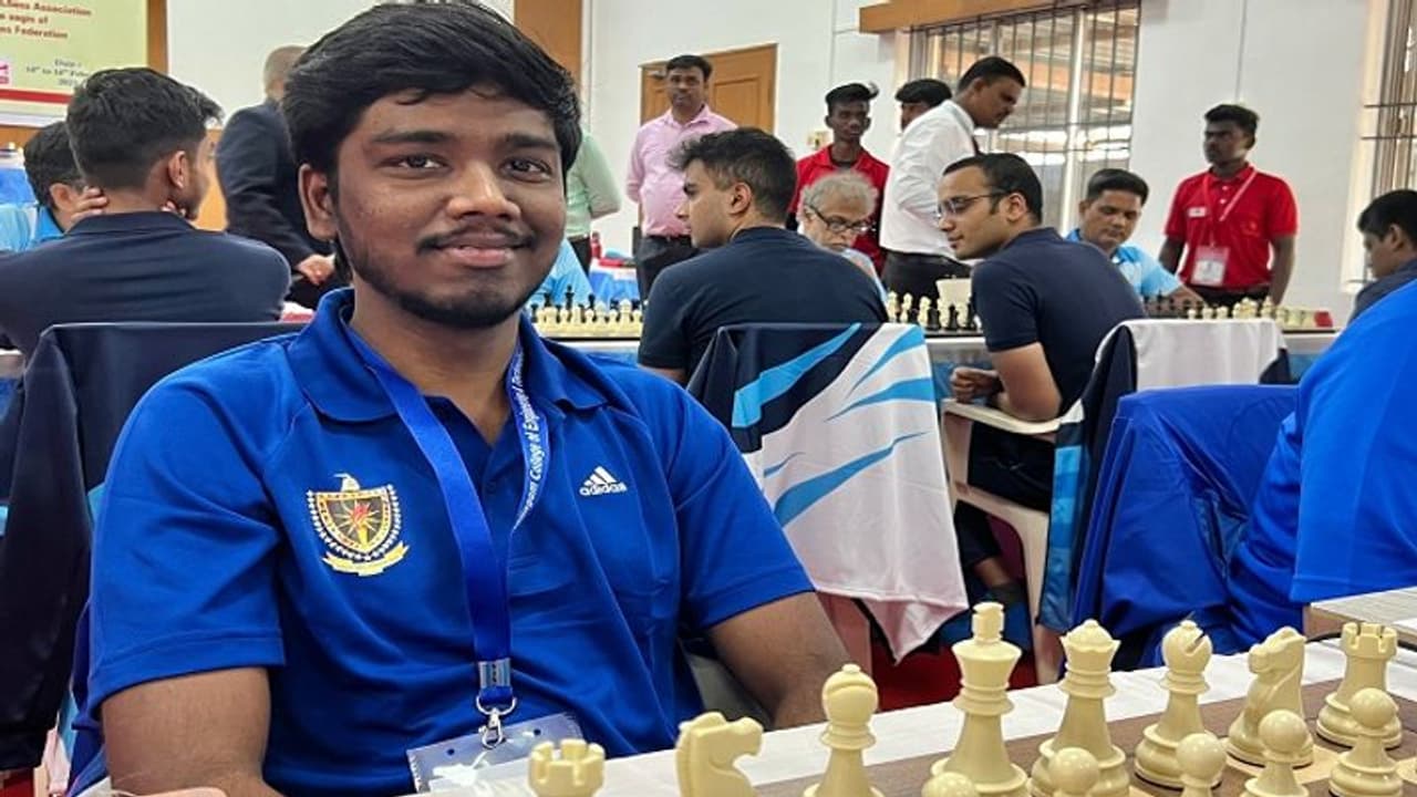 80ஆவது கிராண்ட்மாஸ்டர் பட்டத்தை கைப்பற்றி தமிழக வீரர் சாதனை! 80ஆவது கிராண்ட்மாஸ்டர் பட்டத்தை கைப்பற்றி தமிழக வீரர் சாதனை!