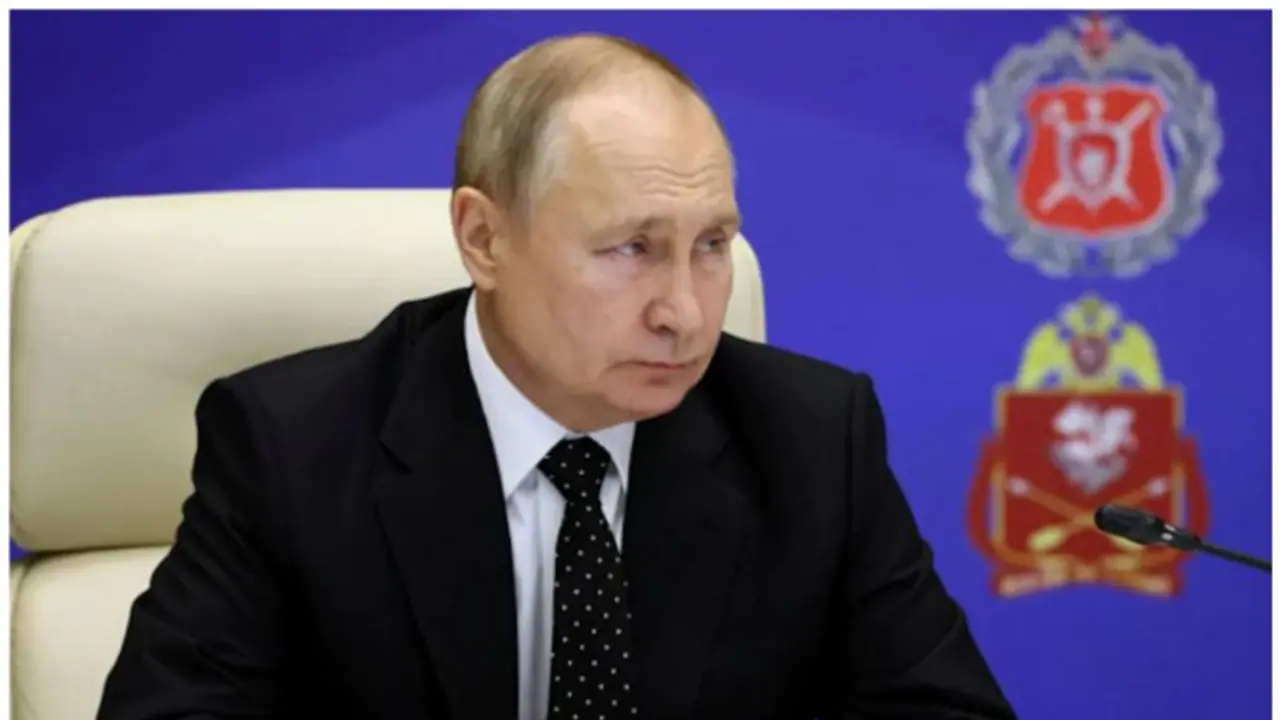 പുടിന് കാൻസറും പാർക്കിൻസൺസ് രോ​ഗവും? വൈറലായി പുതിയ വീഡിയോ, അഭ്യൂഹം ശക്തമാകുന്നു