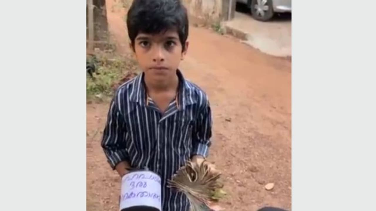 കടലോളം കനിവ് നിറയ്ക്കാൻ മുഹമ്മദ് ഷിബിലി വിറ്റ കടല മണികള് കടലോളം കനിവ് നിറയ്ക്കാൻ മുഹമ്മദ് ഷിബിലി വിറ്റ കടല മണികള്