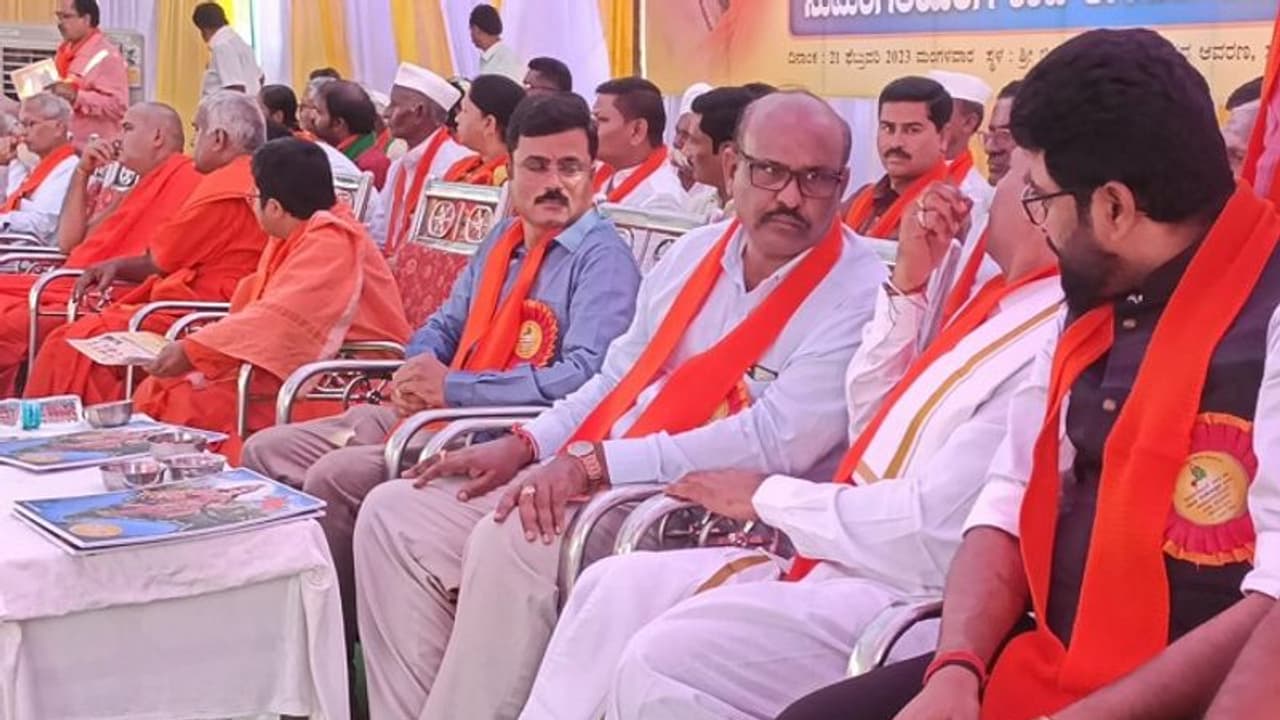 ಒಗ್ಗಟ್ಟು ಪ್ರದರ್ಶಿಸಿದ ರೋಣ ಬಿಜೆಪಿ ಟಿಕೆಟ್ ಆಕಾಂಕ್ಷಿಗಳು..! ಒಗ್ಗಟ್ಟು ಪ್ರದರ್ಶಿಸಿದ ರೋಣ ಬಿಜೆಪಿ ಟಿಕೆಟ್ ಆಕಾಂಕ್ಷಿಗಳು..!