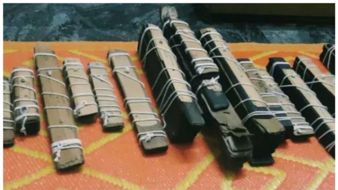 ഒന്നര നൂറ്റാണ്ടിലേറെ പഴക്കമുള്ള ഹസ്തലിഖിത ഗ്രന്ഥശേഖരം കണ്ടെത്തി; മാനുസ്‌ക്രിപ്റ്റ് ലൈബ്രറിക്കു കൈമാറും