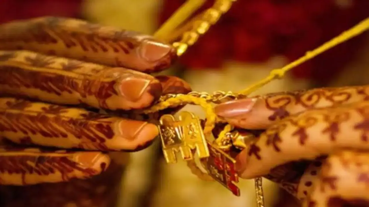 காரடையான் நோன்பு முறை.. எப்போது விரதமிருந்து தாலி கயிறு மாற்றினால் அம்பாள் தீர்க்க சுமங்கலி வரம் அருளுவாள்..! காரடையான் நோன்பு முறை.. எப்போது விரதமிருந்து தாலி கயிறு மாற்றினால் அம்பாள் தீர்க்க சுமங்கலி வரம் அருளுவாள்..!