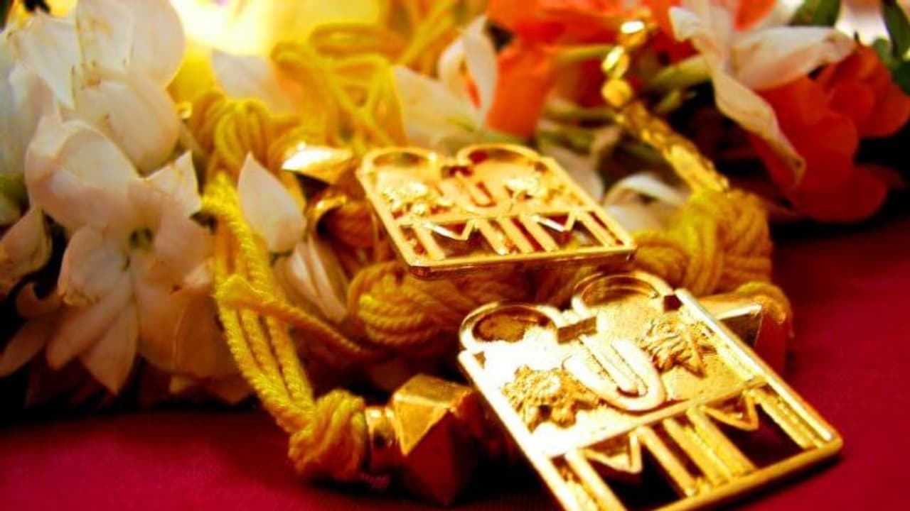 காரடையான் நோன்பு 2024 : கணவரின் ஆயுள் அதிகரிக்க பெண்கள் எப்படி விரதம் இருக்க வேண்டும்? 