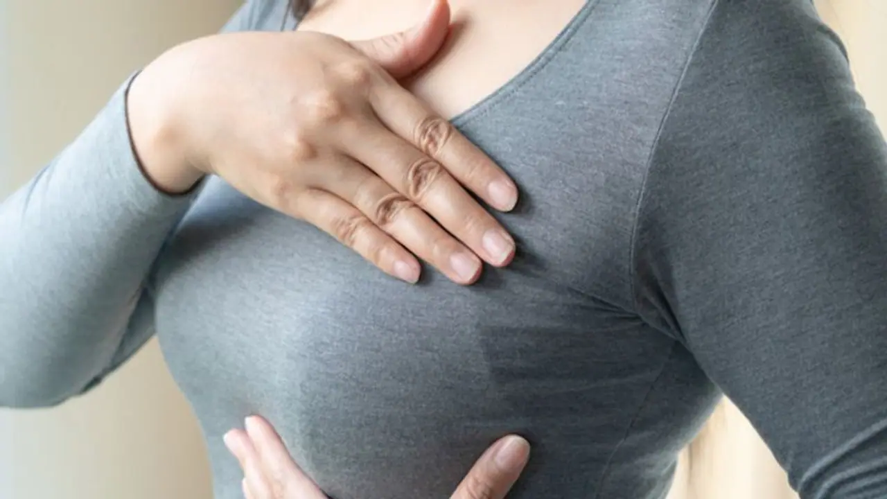 സ്തനാര്ബുദ്ദത്തെ ആരംഭത്തിലെ എങ്ങനെ തിരിച്ചറിയാം? സ്തനാര്ബുദ്ദത്തെ ആരംഭത്തിലെ എങ്ങനെ തിരിച്ചറിയാം?