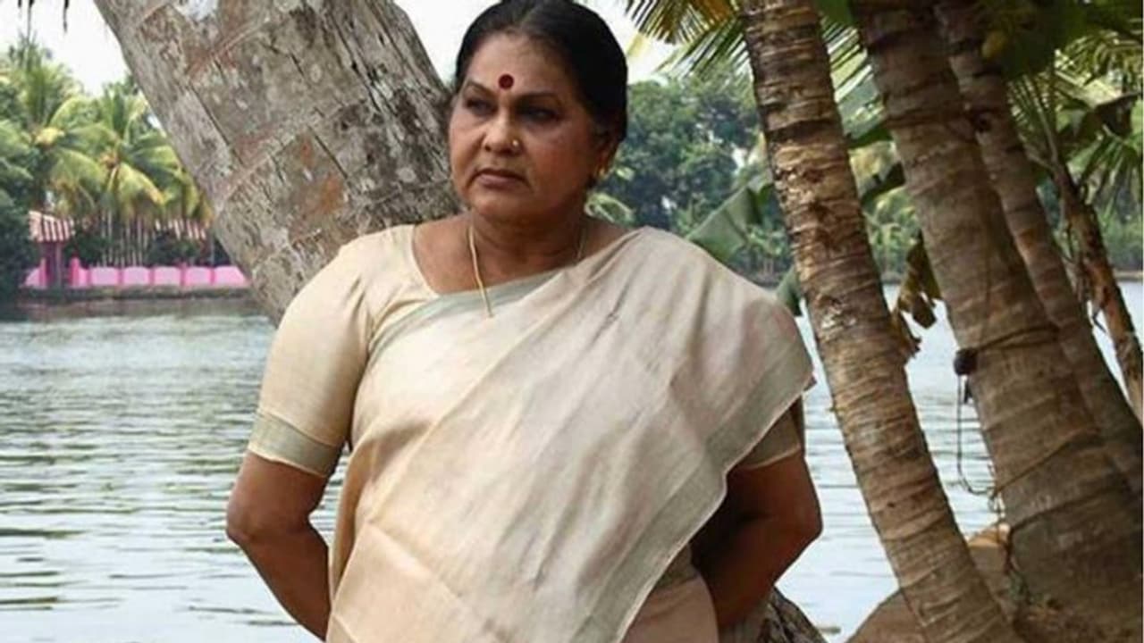 മലയാളികളുടെ കണ്ണുനിറച്ച് ഫെബ്രുവരി 22, ഓര്മകളില് കെപിഎസി ലളിത മലയാളികളുടെ കണ്ണുനിറച്ച് ഫെബ്രുവരി 22, ഓര്മകളില് കെപിഎസി ലളിത