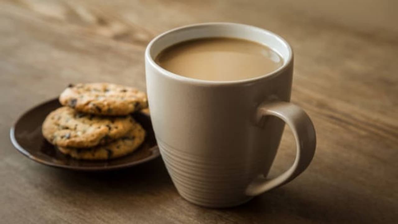 ക്ഷീണമോ തളര്‍ച്ചയോ തോന്നുമ്പോള്‍ കാപ്പിയോ ചായയോ കുടിച്ചാല്‍...