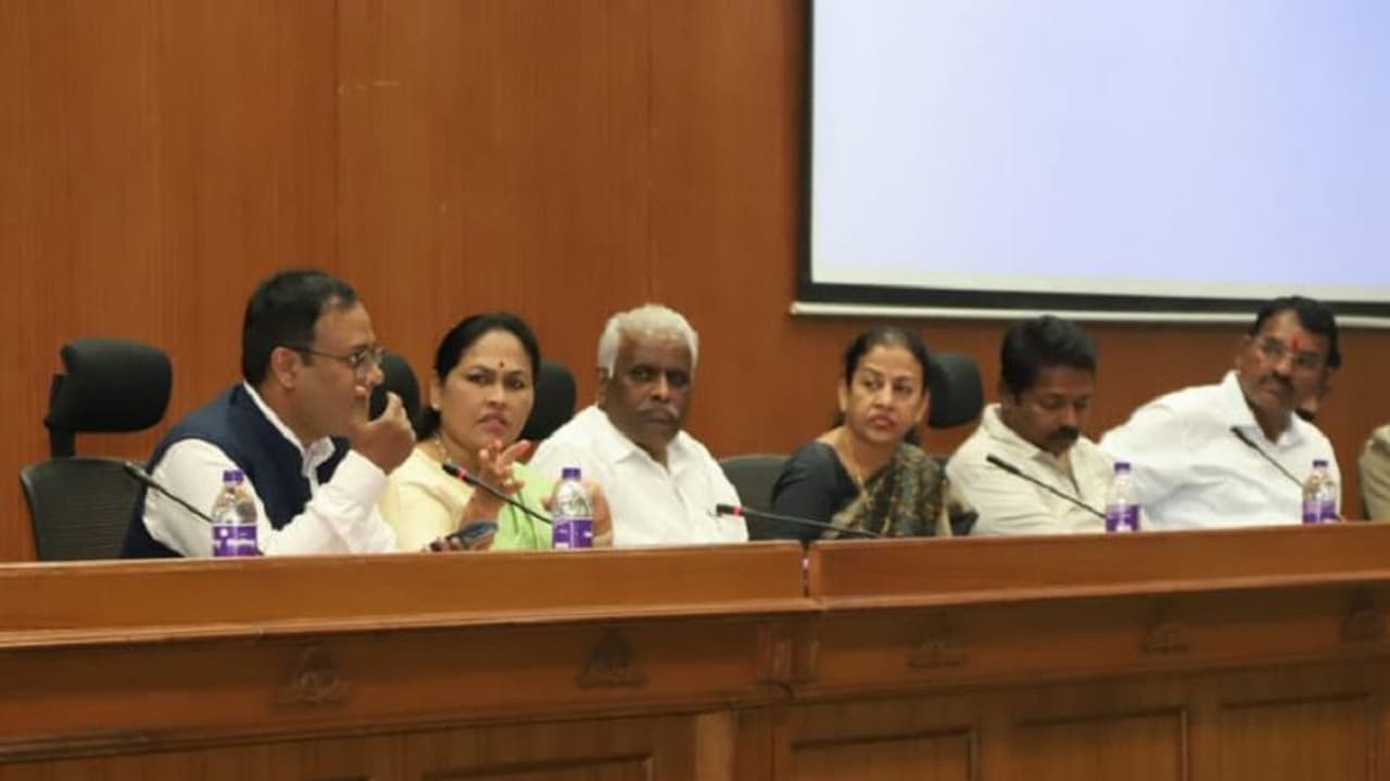 ರೈತರ ಖಾತೆಗೆ ನೇರವಾಗಿ ಕಿಸಾನ್ ಸಮ್ಮಾನ್ ನಿಧಿ: ಸಚಿವೆ ಶೋಭಾ ಕರಂದ್ಲಾಜೆ ರೈತರ ಖಾತೆಗೆ ನೇರವಾಗಿ ಕಿಸಾನ್ ಸಮ್ಮಾನ್ ನಿಧಿ: ಸಚಿವೆ ಶೋಭಾ ಕರಂದ್ಲಾಜೆ