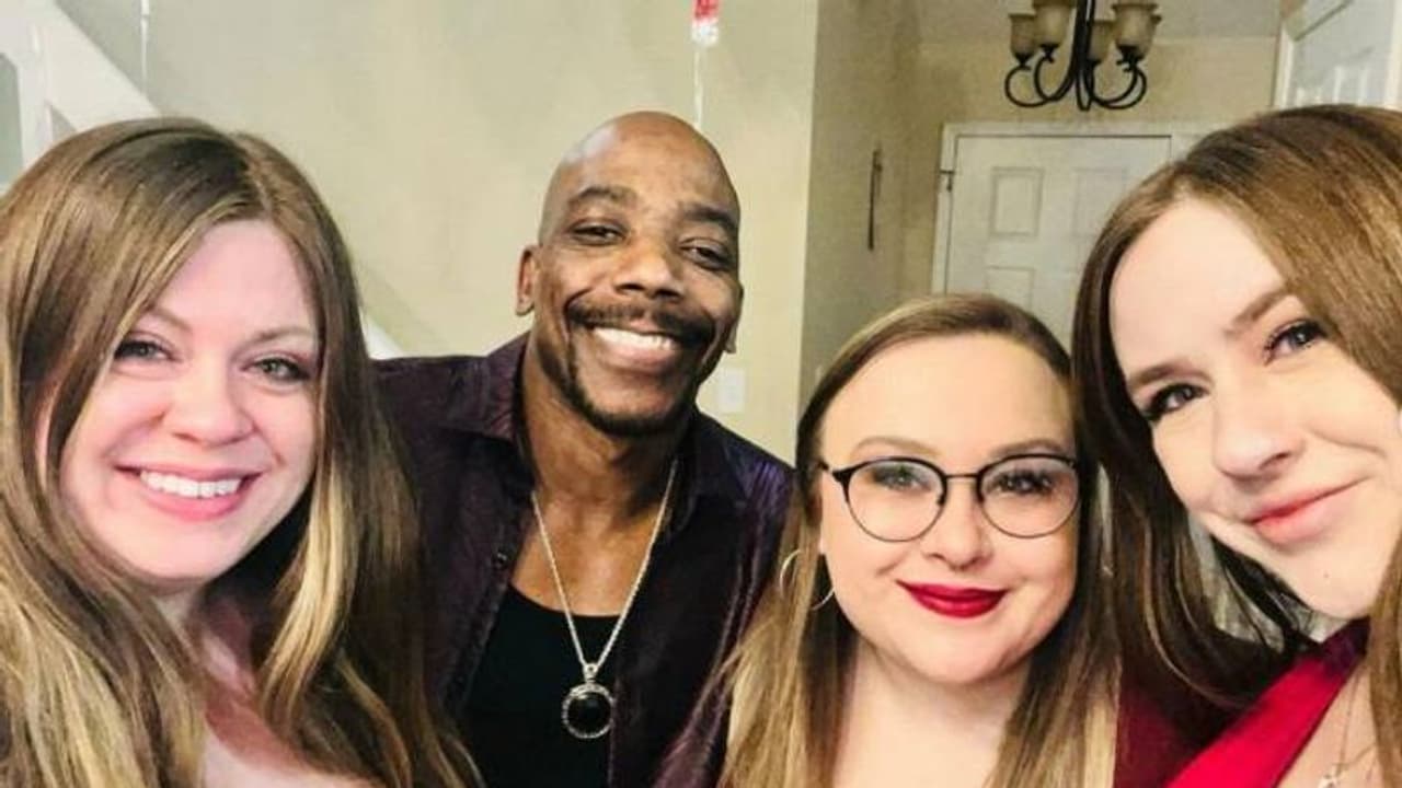 മൂന്ന് ഭാര്യമാരും ജോലിക്ക് പോകും, വീട്ടുപണിയും ചെയ്യും, താൻ പഠിക്കുകയും ചിന്തിക്കുകയുമാണ് എന്ന് യുവാവ് മൂന്ന് ഭാര്യമാരും ജോലിക്ക് പോകും, വീട്ടുപണിയും ചെയ്യും, താൻ പഠിക്കുകയും ചിന്തിക്കുകയുമാണ് എന്ന് യുവാവ്