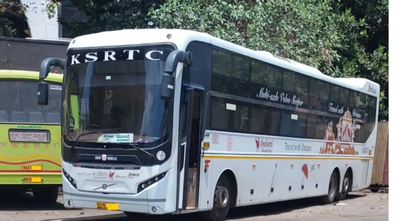 വനിതാ യാത്രക്കാരിയുടെ സീറ്റിൽ മൂത്രമൊഴിച്ച് സഹയാത്രികനായ യുവാവ്; സംഭവം രാത്രി യാത്രക്കിടെ