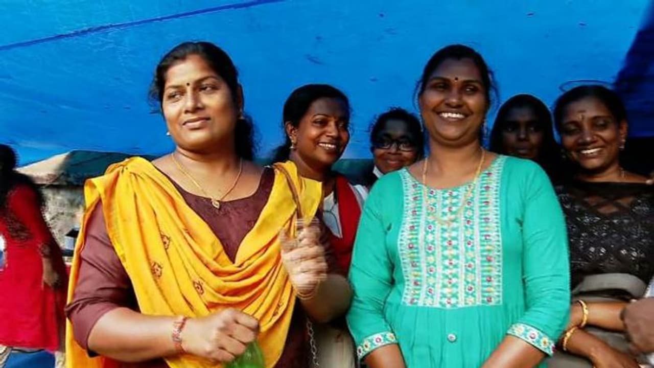 സമഗ്ര ശിക്ഷാ കേരളം സ്പെഷ്യലിസ്റ്റ് ടീച്ചർമാരുടെ സമരം ഒത്തുതീർപ്പായി, ശമ്പളം 15000 ആയി ഉയർത്താൻ ധാരണ സമഗ്ര ശിക്ഷാ കേരളം സ്പെഷ്യലിസ്റ്റ് ടീച്ചർമാരുടെ സമരം ഒത്തുതീർപ്പായി, ശമ്പളം 15000 ആയി ഉയർത്താൻ ധാരണ