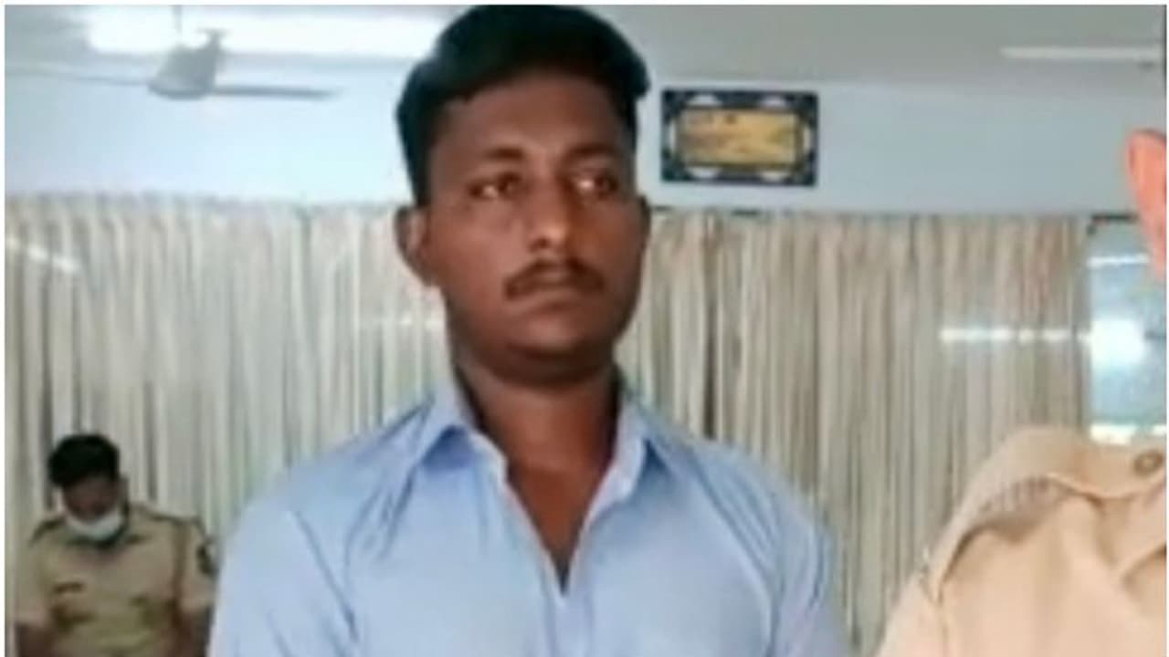 തിരുവനന്തപുരത്ത് സ്കൂട്ടർ യാത്രക്കാരിയെ തടഞ്ഞുനിർത്തി ലൈംഗികാതിക്രമം, ശേഷം ഒളിവിൽ; ഒടുവിൽ 25 കാരന് പിടിവീണു തിരുവനന്തപുരത്ത് സ്കൂട്ടർ യാത്രക്കാരിയെ തടഞ്ഞുനിർത്തി ലൈംഗികാതിക്രമം, ശേഷം ഒളിവിൽ; ഒടുവിൽ 25 കാരന് പിടിവീണു