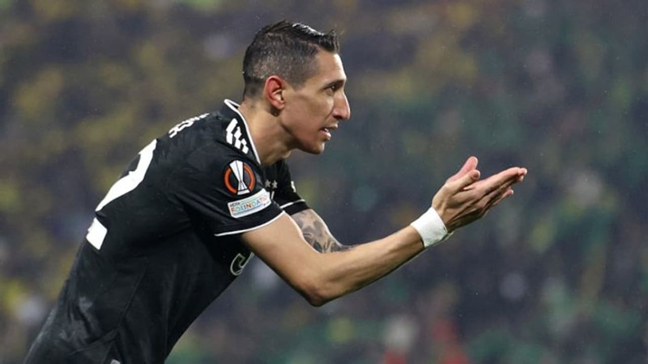 ക്രിസ്റ്റ്യാനോയ്ക്ക് പിന്നാലെ ഡി മരിയ ഉള്പ്പെടെയുള്ള ലോക താരങ്ങള്? വമ്പന്മാരെ റാഞ്ചാനൊരുങ്ങി സൗദി ക്ലബുകള് ക്രിസ്റ്റ്യാനോയ്ക്ക് പിന്നാലെ ഡി മരിയ ഉള്പ്പെടെയുള്ള ലോക താരങ്ങള്? വമ്പന്മാരെ റാഞ്ചാനൊരുങ്ങി സൗദി ക്ലബുകള്