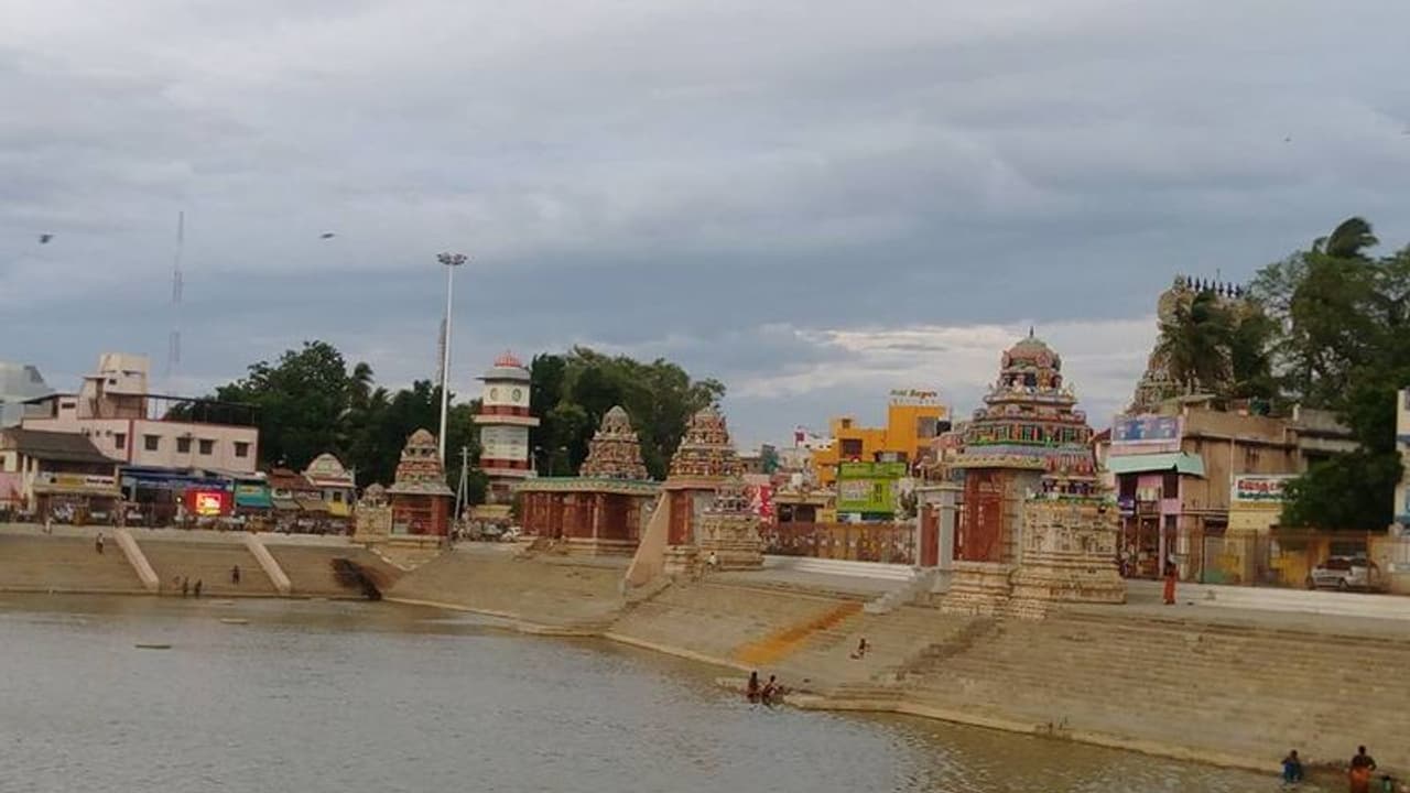 ಚೆನ್ನೈ ದೇಗುಲದ ಬಳಿಯ ಟ್ಯಾಂಕ್ನಲ್ಲಿ ಮುಳುಗಿ ಐವರ ದಾರುಣ ಸಾವು: ಮೃತದೇಹಗಳು ಪತ್ತೆ ಚೆನ್ನೈ ದೇಗುಲದ ಬಳಿಯ ಟ್ಯಾಂಕ್ನಲ್ಲಿ ಮುಳುಗಿ ಐವರ ದಾರುಣ ಸಾವು: ಮೃತದೇಹಗಳು ಪತ್ತೆ