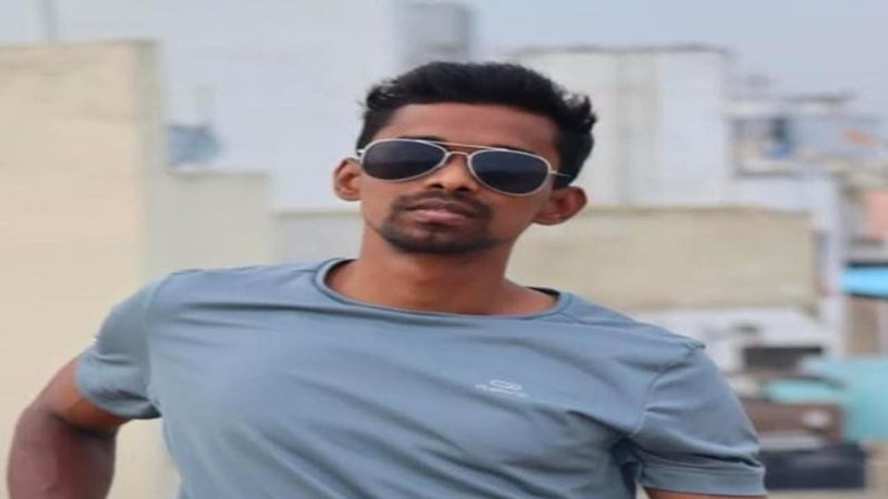 విషాదం.. గుండెపోటుతో కానిస్టేబుల్ మృతి.. జిమ్ లో వ్యాయామం చేస్తూ.. ఉన్నట్టుండి కుప్పకూలి.. విషాదం.. గుండెపోటుతో కానిస్టేబుల్ మృతి.. జిమ్ లో వ్యాయామం చేస్తూ.. ఉన్నట్టుండి కుప్పకూలి..