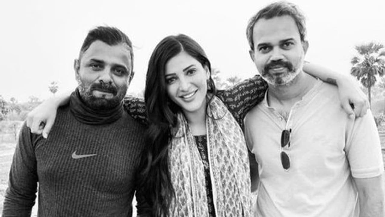 'ಸಲಾರ್' ಬಿಗ್ ಅಪ್ಡೇಟ್; ಪ್ರಶಾಂತ್ ನೀಲ್ ಜೊತೆ ಫೋಟೋ ಹಂಚಿಕೊಂಡು ಶ್ರುತಿ ಹಾಸನ್ ಹೇಳಿದ್ದೇನು? 'ಸಲಾರ್' ಬಿಗ್ ಅಪ್ಡೇಟ್; ಪ್ರಶಾಂತ್ ನೀಲ್ ಜೊತೆ ಫೋಟೋ ಹಂಚಿಕೊಂಡು ಶ್ರುತಿ ಹಾಸನ್ ಹೇಳಿದ್ದೇನು?