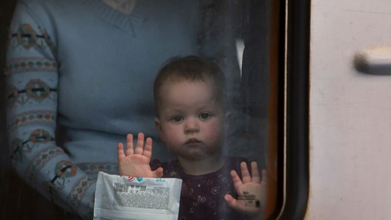 യുദ്ധം; പിന്മാറാതെ റഷ്യയും യുക്രൈനും, ദുരിതമൊഴിയാതെ ജനതയും യുദ്ധം; പിന്മാറാതെ റഷ്യയും യുക്രൈനും, ദുരിതമൊഴിയാതെ ജനതയും