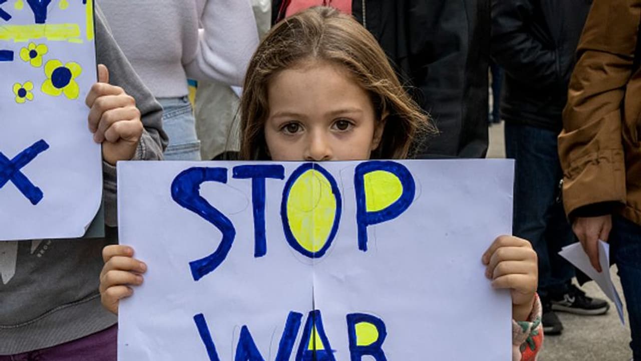 റഷ്യയുടെ പ്രതീക്ഷകളാകെ തെറ്റിച്ച, ആഗോള രാഷ്ട്രീയത്തെ മാറ്റിമറിച്ച യുദ്ധം; റഷ്യ യുക്രൈൻ യുദ്ധത്തിന് 3 വർഷം റഷ്യയുടെ പ്രതീക്ഷകളാകെ തെറ്റിച്ച, ആഗോള രാഷ്ട്രീയത്തെ മാറ്റിമറിച്ച യുദ്ധം; റഷ്യ യുക്രൈൻ യുദ്ധത്തിന് 3 വർഷം