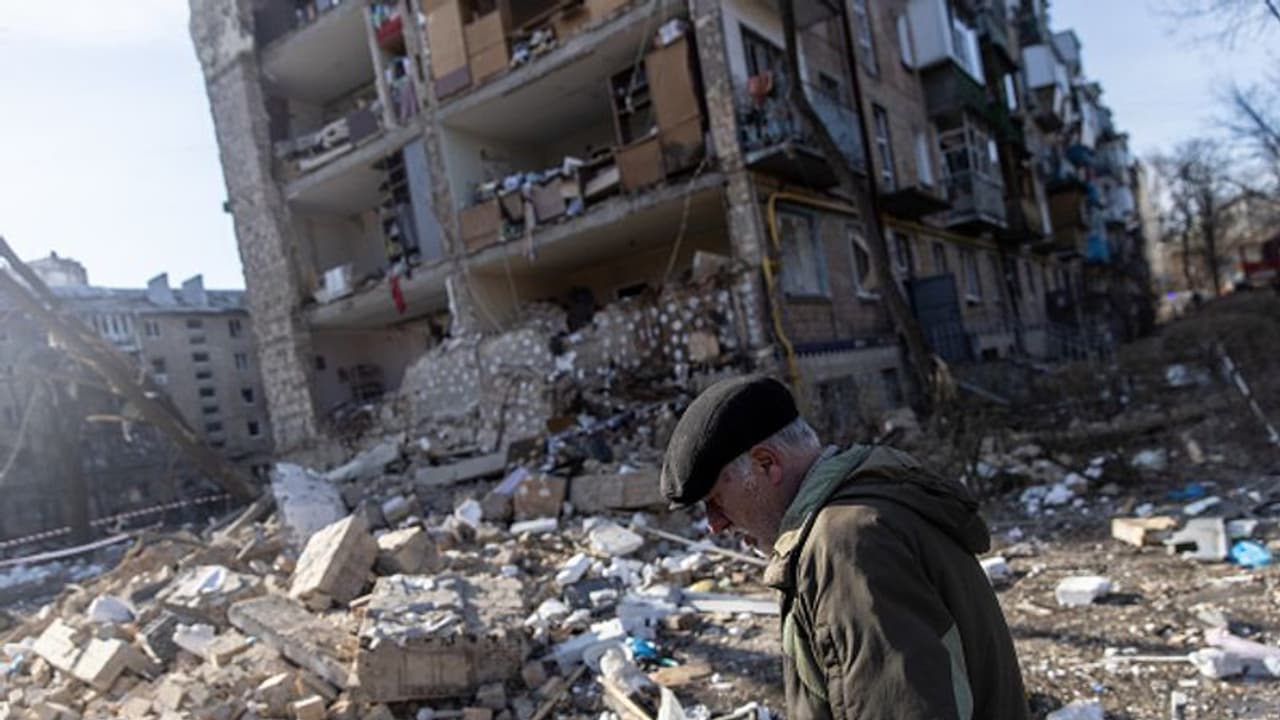 ഉക്രെയ്ൻ പുനർനിർമിക്കുന്നതിനുള്ള ചെലവ് 411 ബില്യൺ ഡോളർ; നാശനഷ്ട കണക്കുകളുമായി ലോകബാങ്ക് ഉക്രെയ്ൻ പുനർനിർമിക്കുന്നതിനുള്ള ചെലവ് 411 ബില്യൺ ഡോളർ; നാശനഷ്ട കണക്കുകളുമായി ലോകബാങ്ക്