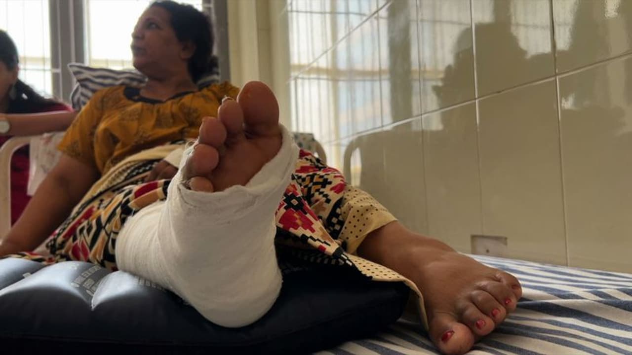 കാല് മാറി ശസ്ത്രക്രിയ: ഡോക്ടർക്ക് പിഴവ് പറ്റിയെന്ന് പ്രാഥമിക റിപ്പോർട്ട്, വിദഗ്ദ്ധ പരിശോധന നടത്തും കാല് മാറി ശസ്ത്രക്രിയ: ഡോക്ടർക്ക് പിഴവ് പറ്റിയെന്ന് പ്രാഥമിക റിപ്പോർട്ട്, വിദഗ്ദ്ധ പരിശോധന നടത്തും