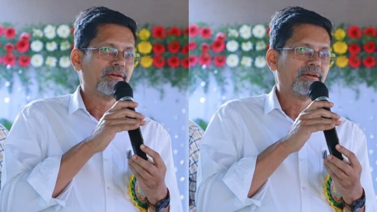 వీధి కుక్కల స్వైర విహారం.. హైదరాబాద్లోనే కాదు రాష్ట్రమంతా ఇదే సమస్య: బాలల హక్కుల సంఘం వీధి కుక్కల స్వైర విహారం.. హైదరాబాద్లోనే కాదు రాష్ట్రమంతా ఇదే సమస్య: బాలల హక్కుల సంఘం