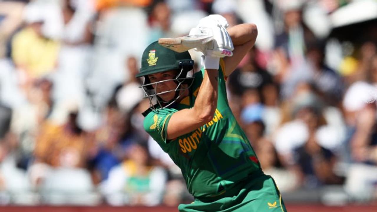 ഓപ്പണര്മാര് അടിയോടടി, കാപ്പിന്റെ ഫിനിഷിംഗ്; പ്രോട്ടീസിനെതിരെ ഇംഗ്ലണ്ടിന് വമ്പന് വിജയലക്ഷ്യം ഓപ്പണര്മാര് അടിയോടടി, കാപ്പിന്റെ ഫിനിഷിംഗ്; പ്രോട്ടീസിനെതിരെ ഇംഗ്ലണ്ടിന് വമ്പന് വിജയലക്ഷ്യം