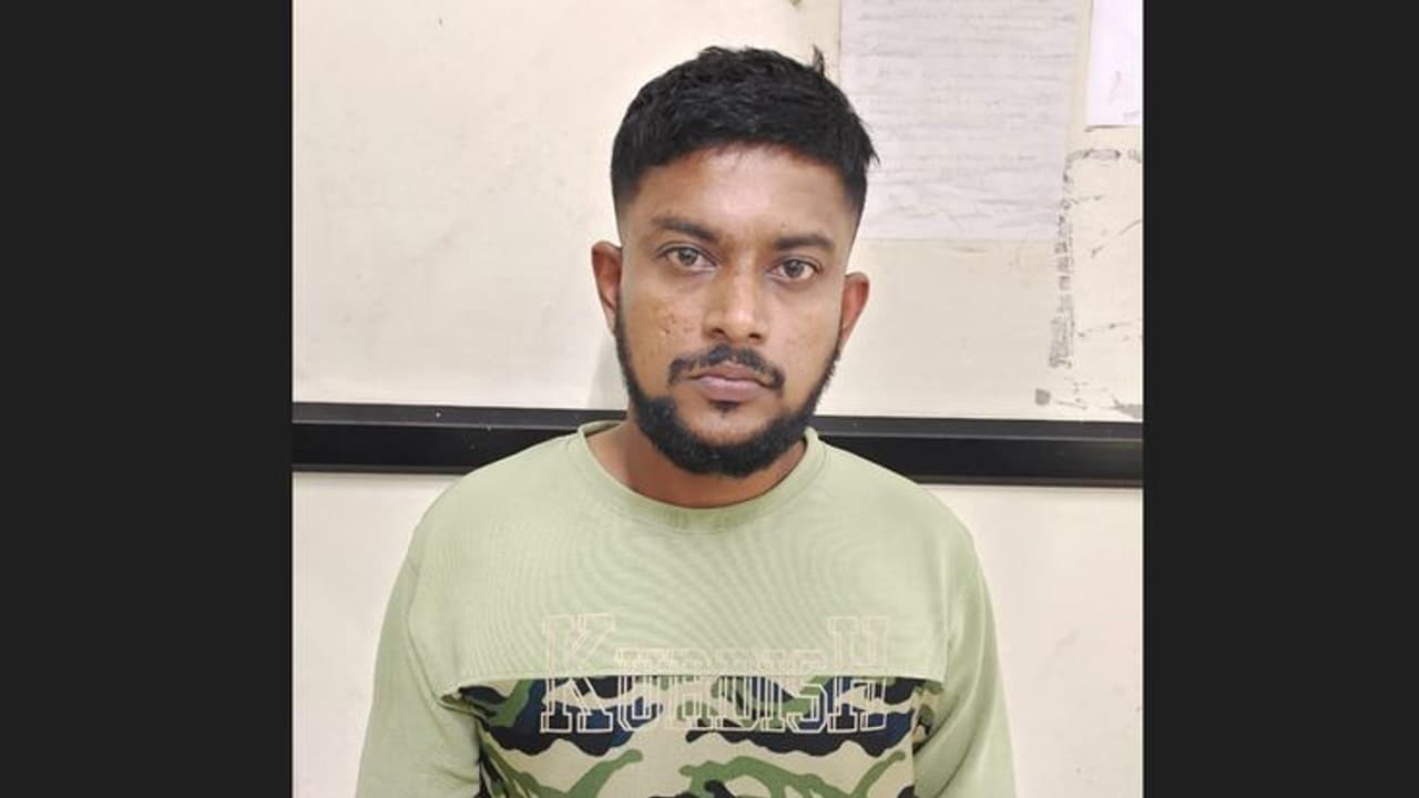 സ്കൂട്ടറിൽ കഞ്ചാവും ഹാഷിഷ് ഓയിലും കടത്തി; യുവാവ് എക്സൈസ് പിടിയിൽ സ്കൂട്ടറിൽ കഞ്ചാവും ഹാഷിഷ് ഓയിലും കടത്തി; യുവാവ് എക്സൈസ് പിടിയിൽ