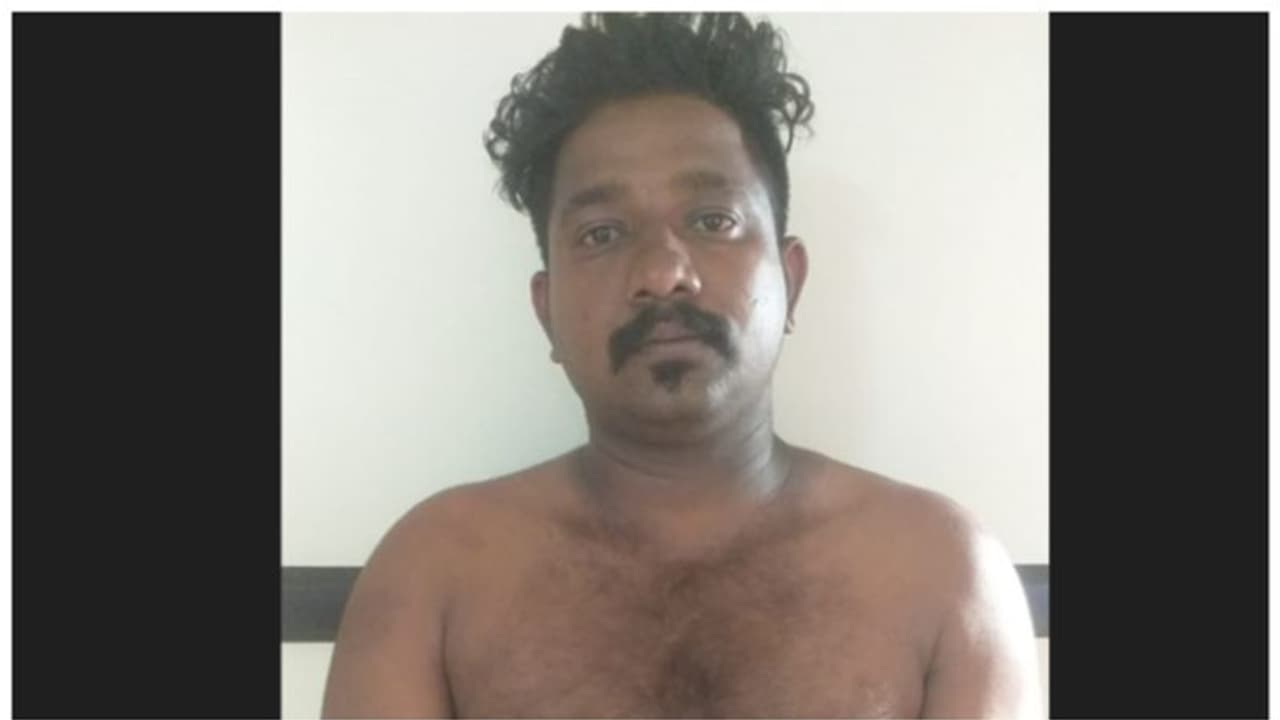 പ്ലസ് വൺ വിദ്യാർഥിയെ സ്കൂട്ടറിലെത്തി മർദ്ദിച്ചു, കത്തി കാണിച്ച് ഭീഷണിപ്പെടുത്തി; സംഘത്തിലെ ഒരാള് പിടിയില് പ്ലസ് വൺ വിദ്യാർഥിയെ സ്കൂട്ടറിലെത്തി മർദ്ദിച്ചു, കത്തി കാണിച്ച് ഭീഷണിപ്പെടുത്തി; സംഘത്തിലെ ഒരാള് പിടിയില്