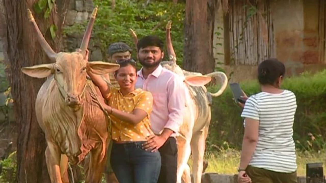 ಕಾರವಾರ: ಸಿಆರ್ಝಡ್ ನಿಯಮ ಉಲ್ಲಂಘನೆ, ಕಟ್ಟಡಗಳಿಗೆ ತೆರವಿನ ಭೀತಿ ಕಾರವಾರ: ಸಿಆರ್ಝಡ್ ನಿಯಮ ಉಲ್ಲಂಘನೆ, ಕಟ್ಟಡಗಳಿಗೆ ತೆರವಿನ ಭೀತಿ