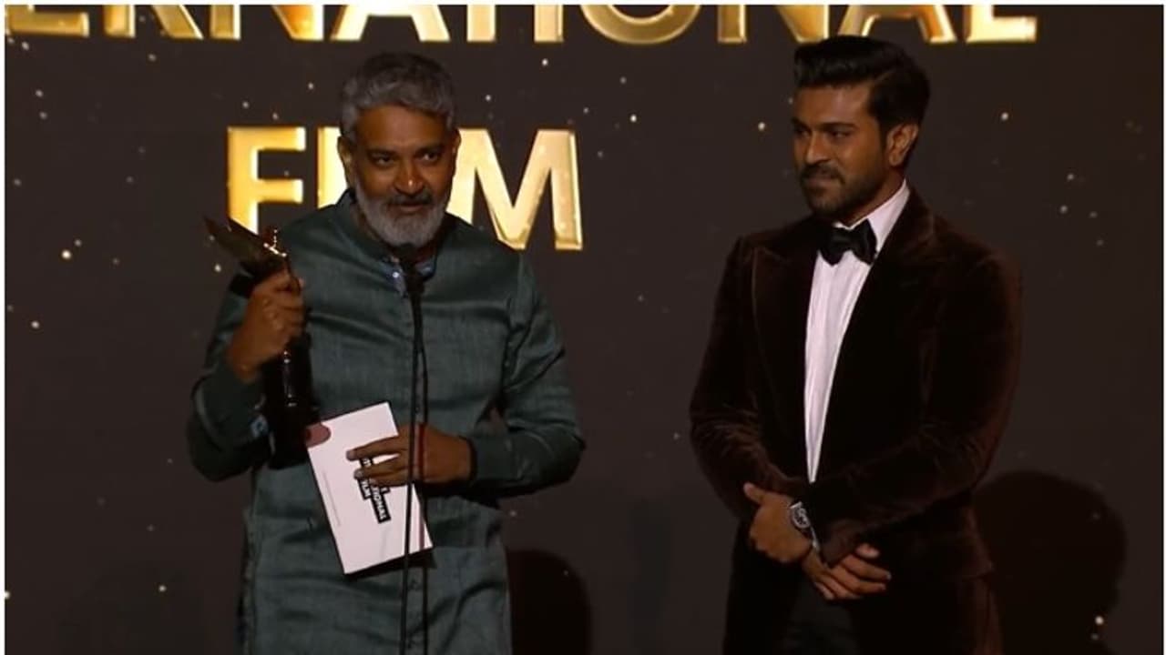 RRR: ಇನ್ನೂ ನಿಂತಿಲ್ಲ ಪ್ರಶಸ್ತಿಗಳ ಬೇಟೆ; ಆಸ್ಕರ್ಗೂ ಮೊದಲೇ ರಾಜಮೌಳಿ ಚಿತ್ರಕ್ಕೆ ಮತ್ತೊಂದು ಅವಾರ್ಡ್ RRR: ಇನ್ನೂ ನಿಂತಿಲ್ಲ ಪ್ರಶಸ್ತಿಗಳ ಬೇಟೆ; ಆಸ್ಕರ್ಗೂ ಮೊದಲೇ ರಾಜಮೌಳಿ ಚಿತ್ರಕ್ಕೆ ಮತ್ತೊಂದು ಅವಾರ್ಡ್