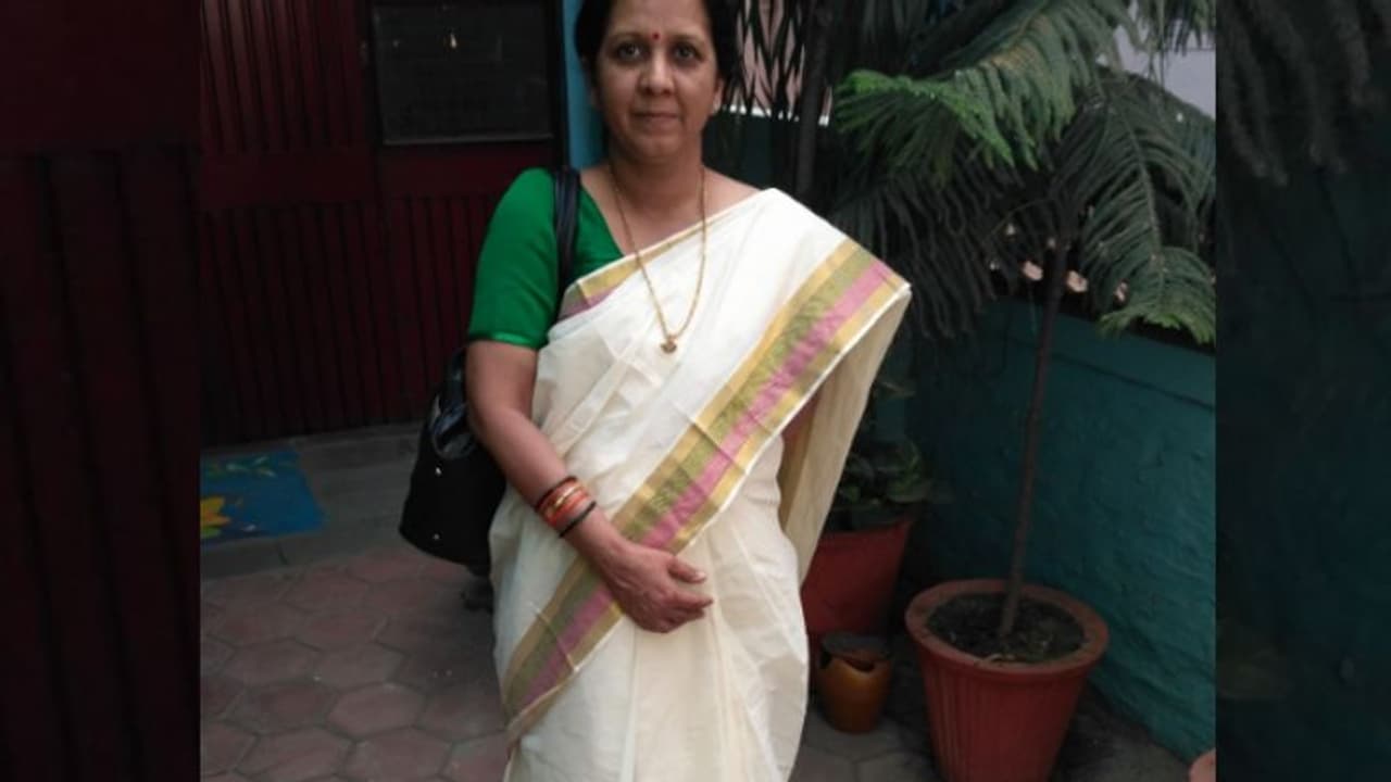 പൂർവ്വ വിദ്യാർഥിയുടെ വൈരാഗ്യം, കൊടുംക്രൂരത; കോളേജിലെത്തി പ്രിൻസിപ്പാളിനെ പ്രെട്രോളൊഴിച്ച് തീകൊളുത്തി കൊന്നു