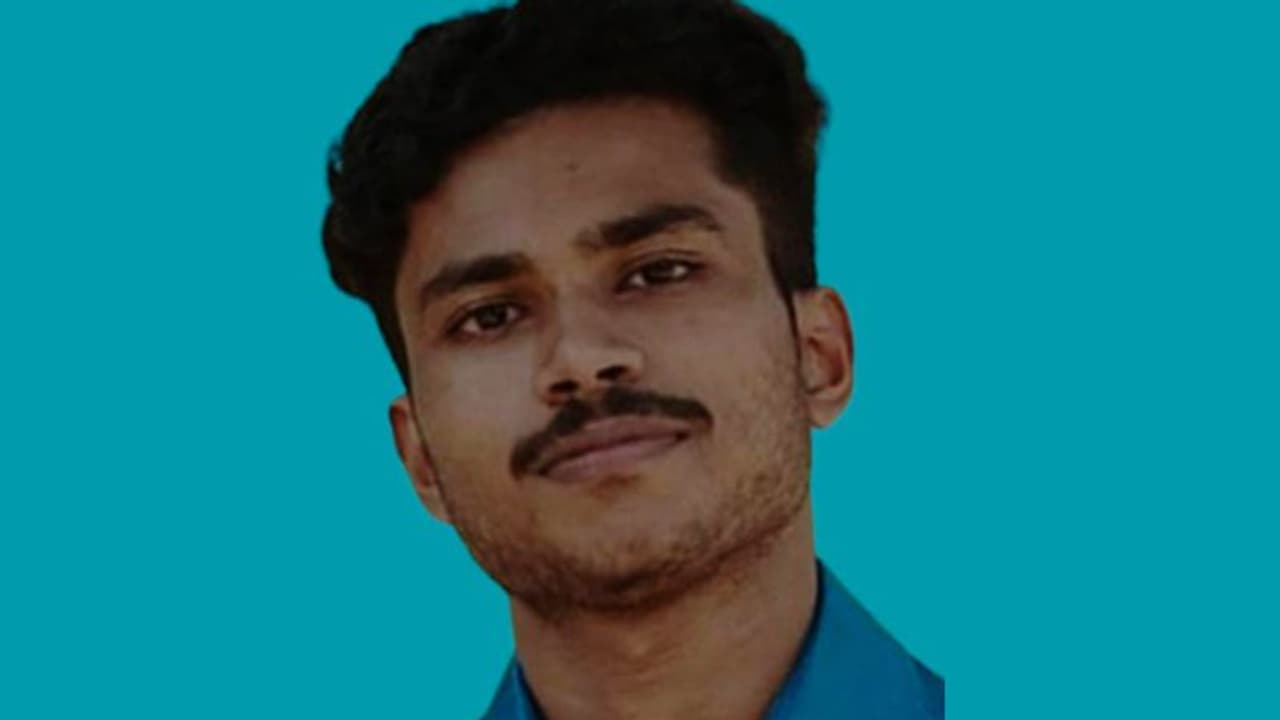 എറണാകുളത്ത് ജോലി ചെയ്യുന്ന 24 കാരൻ കോഴിക്കോട് ട്രെയിൻ തട്ടി മരിച്ചു