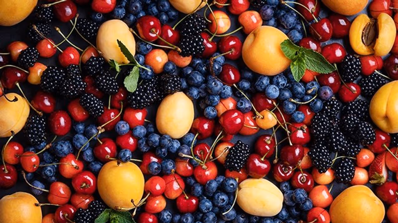 బెర్రీలను రోజూ తింటే ఎన్ని రోగాలు తగ్గిపోతాయో తెలుసా..! బెర్రీలను రోజూ తింటే ఎన్ని రోగాలు తగ్గిపోతాయో తెలుసా..!