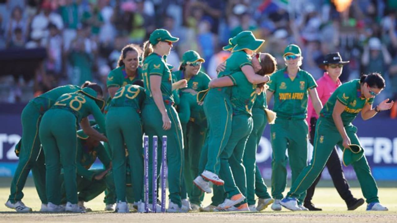 మహామహుల వల్లే కానిది మహిళలు సాధించారు.. ఆ ఒక్కటీ దాటితే సఫారీ అతివలది చరిత్రే.. మహామహుల వల్లే కానిది మహిళలు సాధించారు.. ఆ ఒక్కటీ దాటితే సఫారీ అతివలది చరిత్రే..