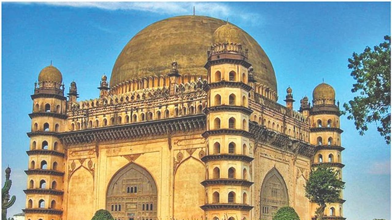 ವಿಜಯಪುರವನ್ನೇ ತನ್ನದಾಗಿಸಿಕೊಳ್ಳಲು ಪ್ಲ್ಯಾನ್‌: ಸ್ಮಾರಕಗಳೆಲ್ಲವೂ ವಕ್ಫ್‌ ಪಾಲು?