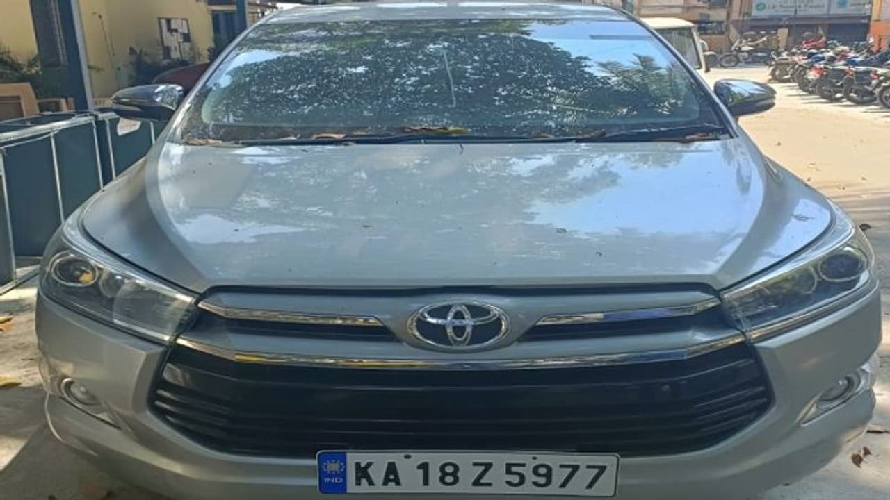 ಬೆಂಗಳೂರು: ಕದ್ದ ಕಾರಿಗೆ ಎಂಎಲ್ಸಿ ಕಾರಿನ ನಂಬರ್‌ ಅಳವಡಿಕೆ..!