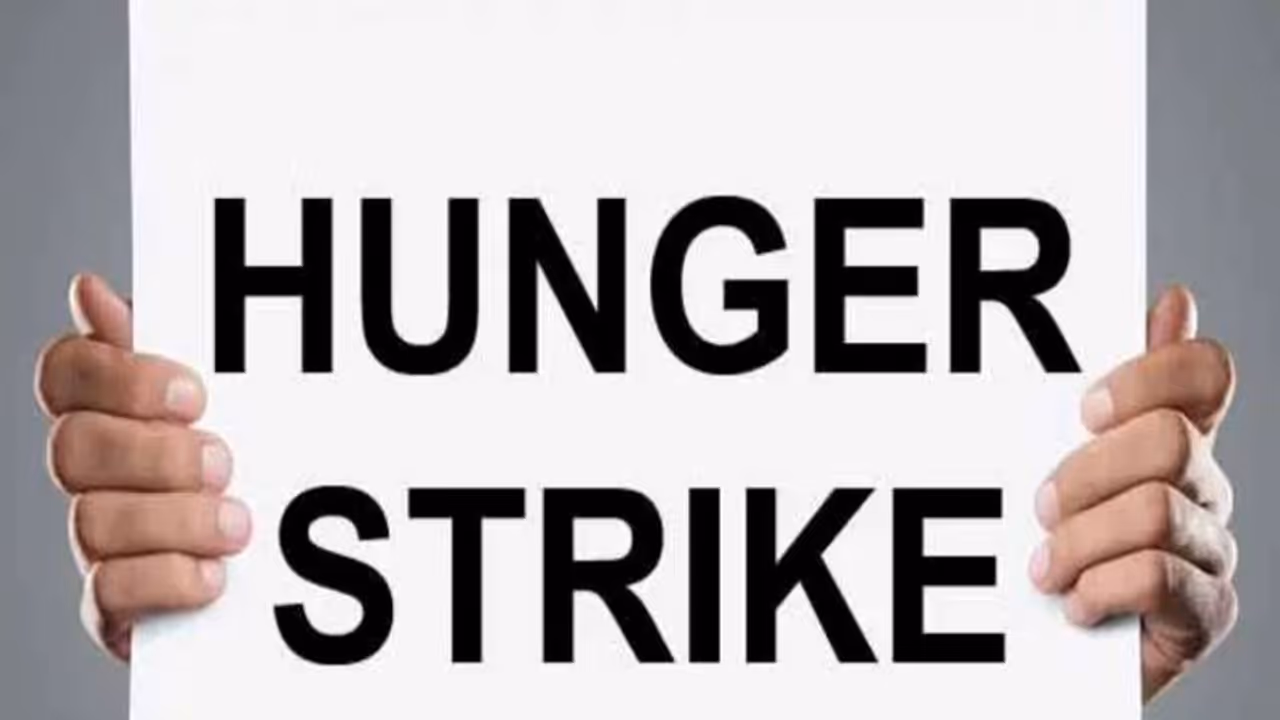 ఐటీ సిటీలో భార్యా బాధితుల నిరాహారదీక్ష... ఎందుకో తెలుసా? 