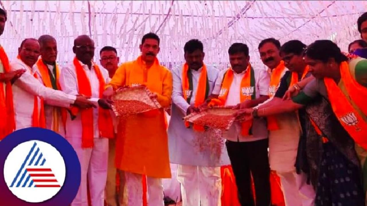 ಚುನಾವಣೇಲಿ ಸೋತು ಸಿದ್ರಾಮಯ್ಯ ಕಾಡಿಗೆ ಹೋಗ್ತಾರೆ, ಬಂಡೆ ಖ್ಯಾತಿಯ ಡಿಕೆಶಿ ಚೂರು ಚೂರಾಗ್ತಾರೆ: ಕಟೀಲ್ ಚುನಾವಣೇಲಿ ಸೋತು ಸಿದ್ರಾಮಯ್ಯ ಕಾಡಿಗೆ ಹೋಗ್ತಾರೆ, ಬಂಡೆ ಖ್ಯಾತಿಯ ಡಿಕೆಶಿ ಚೂರು ಚೂರಾಗ್ತಾರೆ: ಕಟೀಲ್