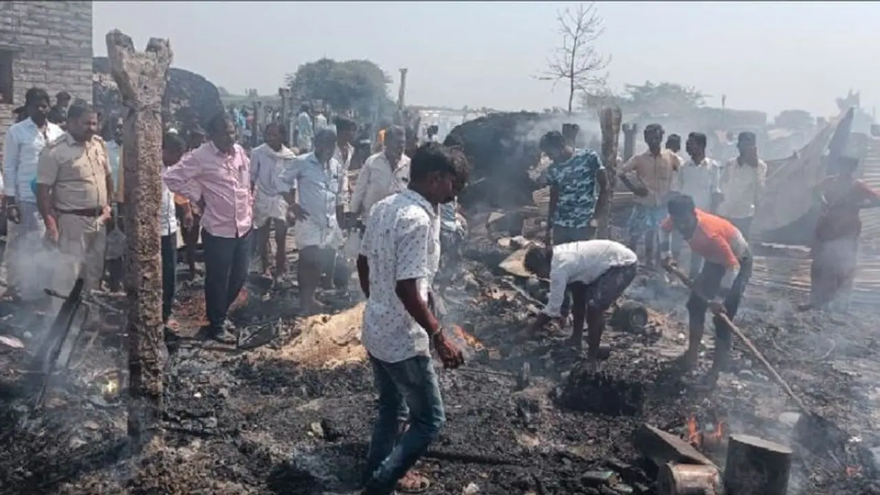 ರಾಯಚೂರು: ಜಾಗಟಗಲ್‌ನಲ್ಲಿ ವಿದ್ಯುತ್‌ ತಂತಿ ತಗುಲಿ ಅಗ್ನಿ ಅವಘಡ