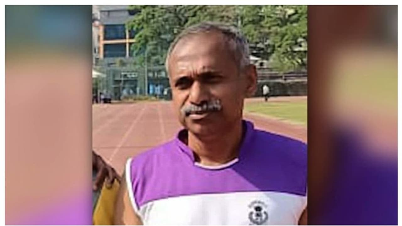 എക്സൈസ് കായിക മേളയ്ക്കിടെ ഉദ്യോഗസ്ഥൻ കുഴഞ്ഞുവീണ് മരിച്ചു എക്സൈസ് കായിക മേളയ്ക്കിടെ ഉദ്യോഗസ്ഥൻ കുഴഞ്ഞുവീണ് മരിച്ചു